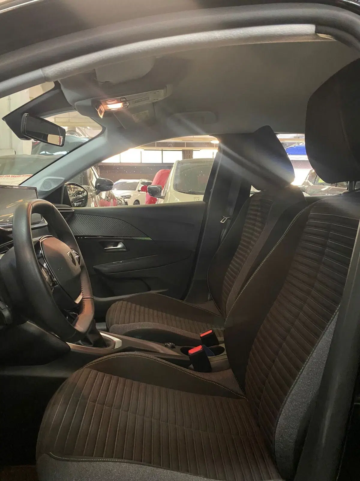 Peugeot 208 usata a Cagliari (4)