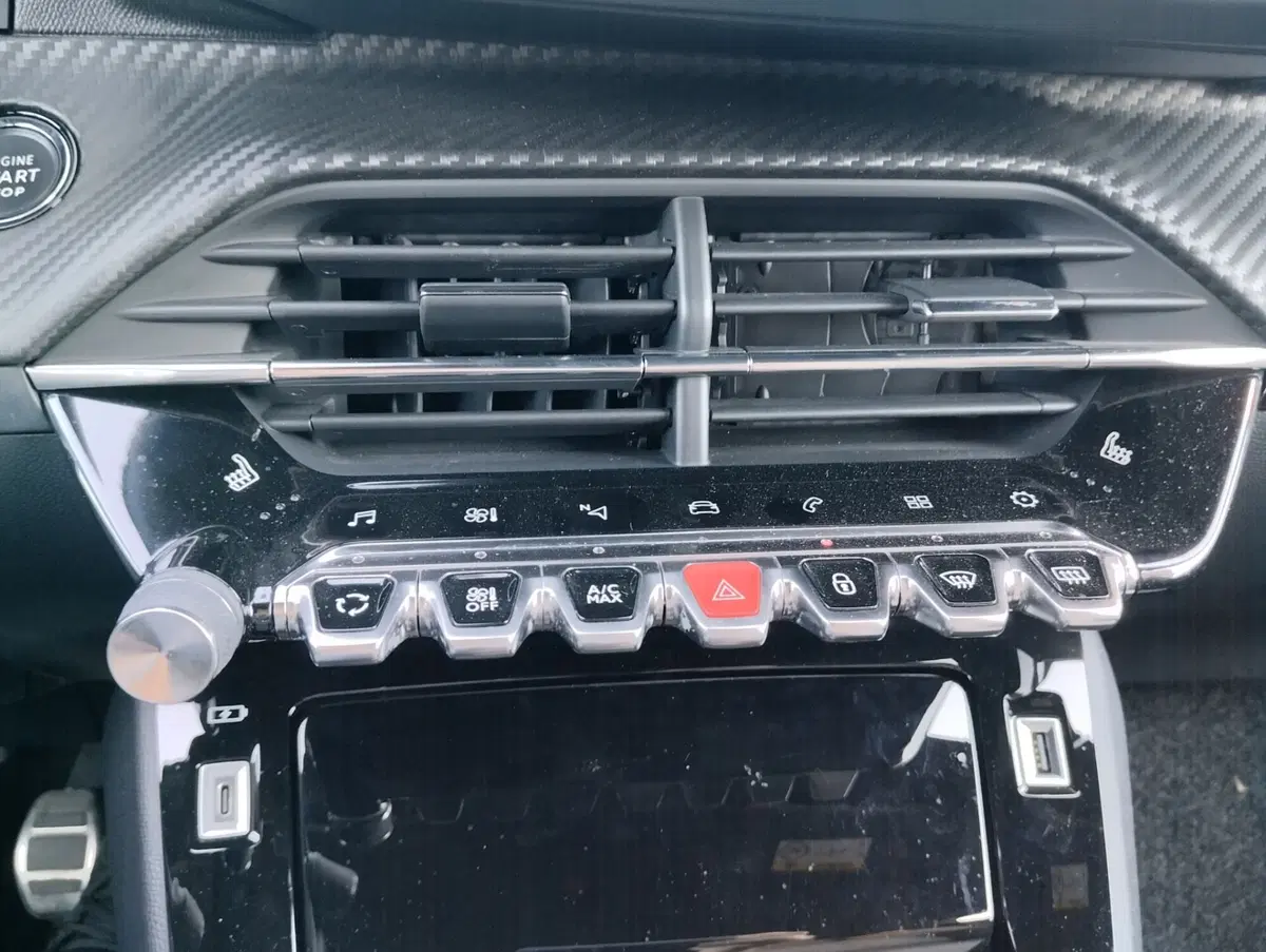 Peugeot 208 usata a Asti (19)