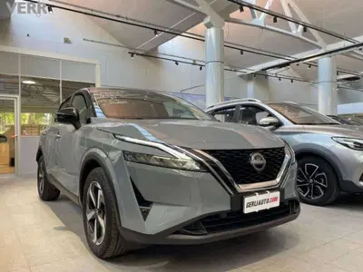 Nissan Qashqai 1.3 mhev N-Connecta 2wd 158cv xtronic del 2023 usata a Milano