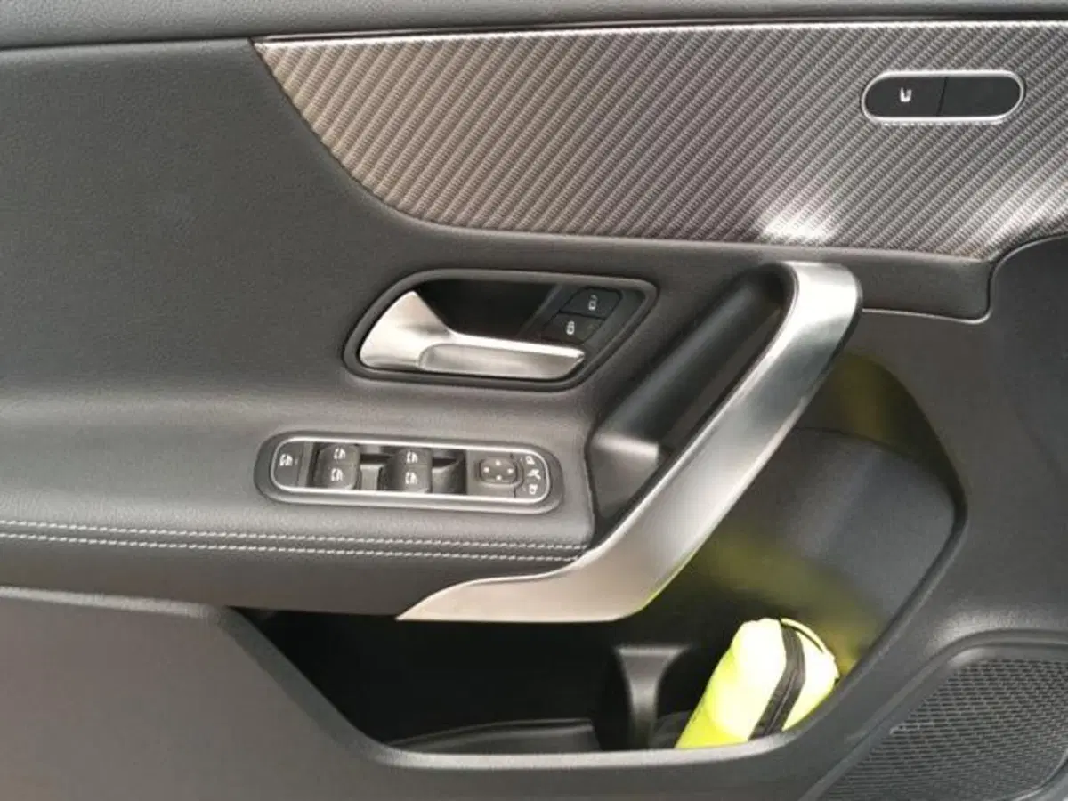 Mercedes-Benz Classe A Sedan usata a Milano (15)