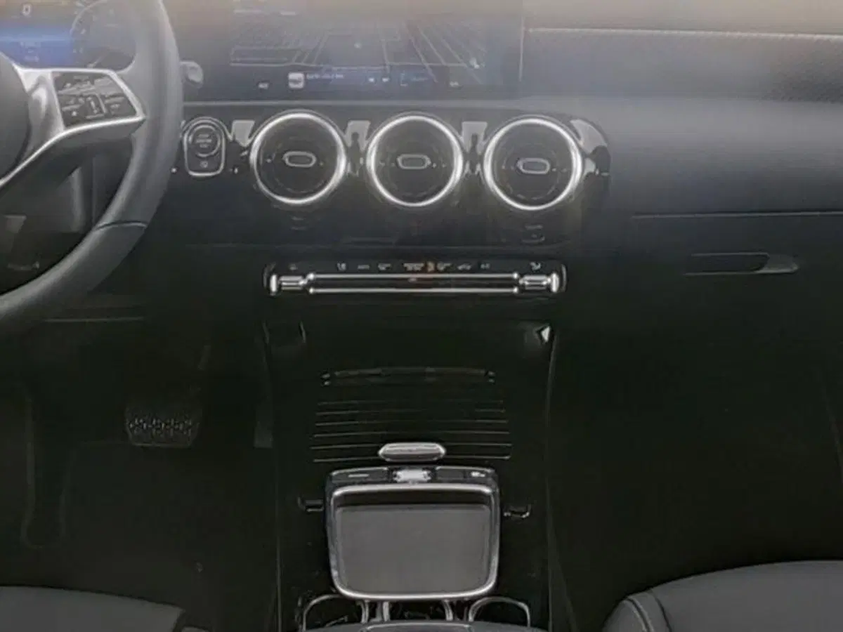 Mercedes-Benz Classe A Sedan usata a Milano (6)