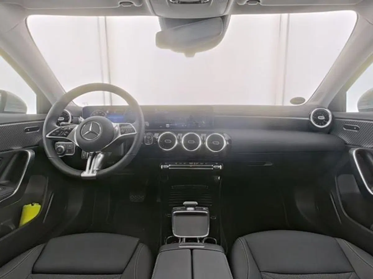 Mercedes-Benz Classe A Sedan usata a Milano (8)