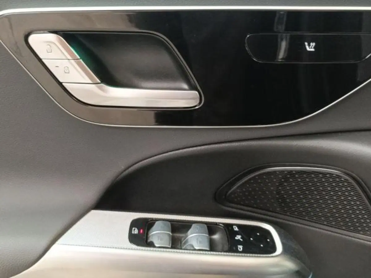 Mercedes-Benz Classe E usata a Milano (13)