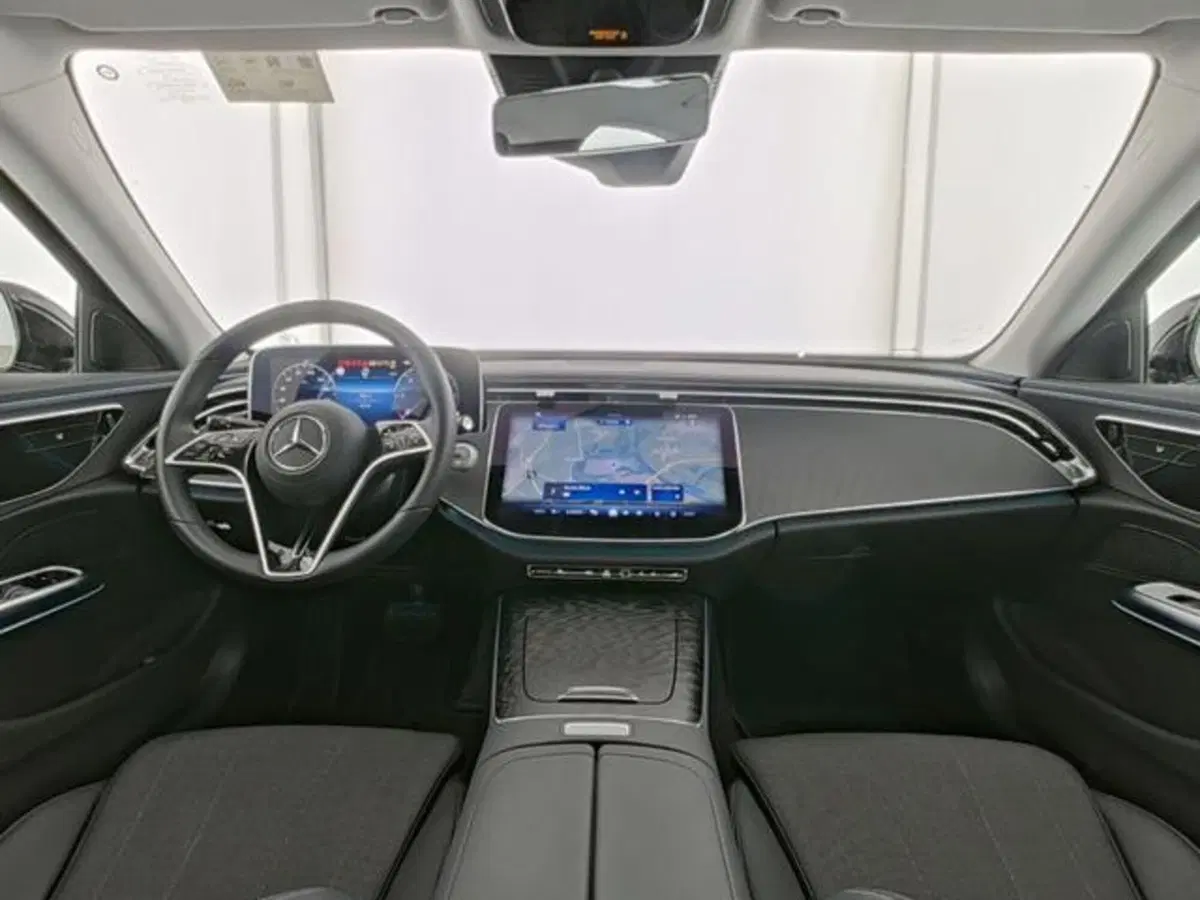 Mercedes-Benz Classe E usata a Milano (4)