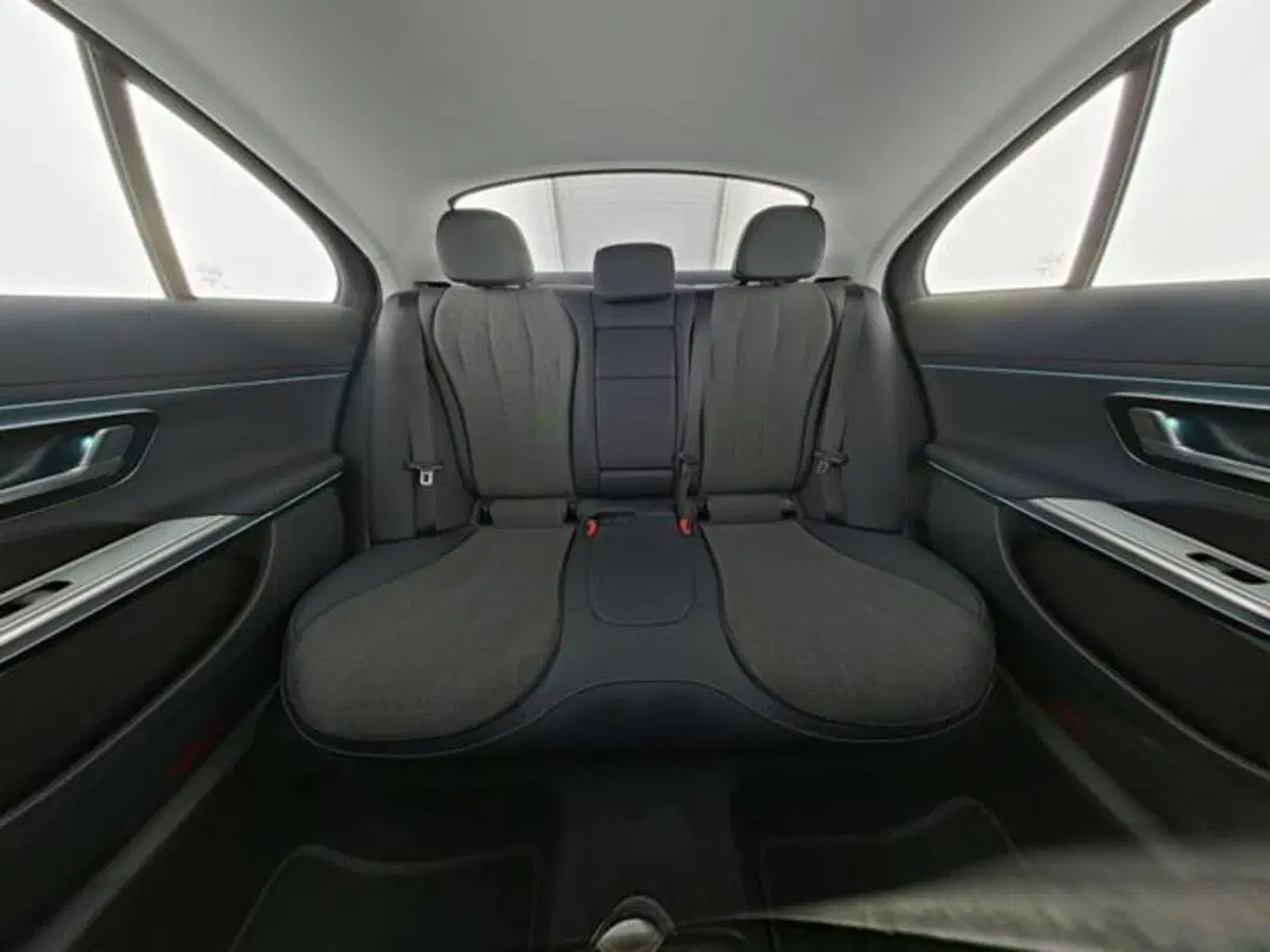 Mercedes-Benz Classe E usata a Milano (8)