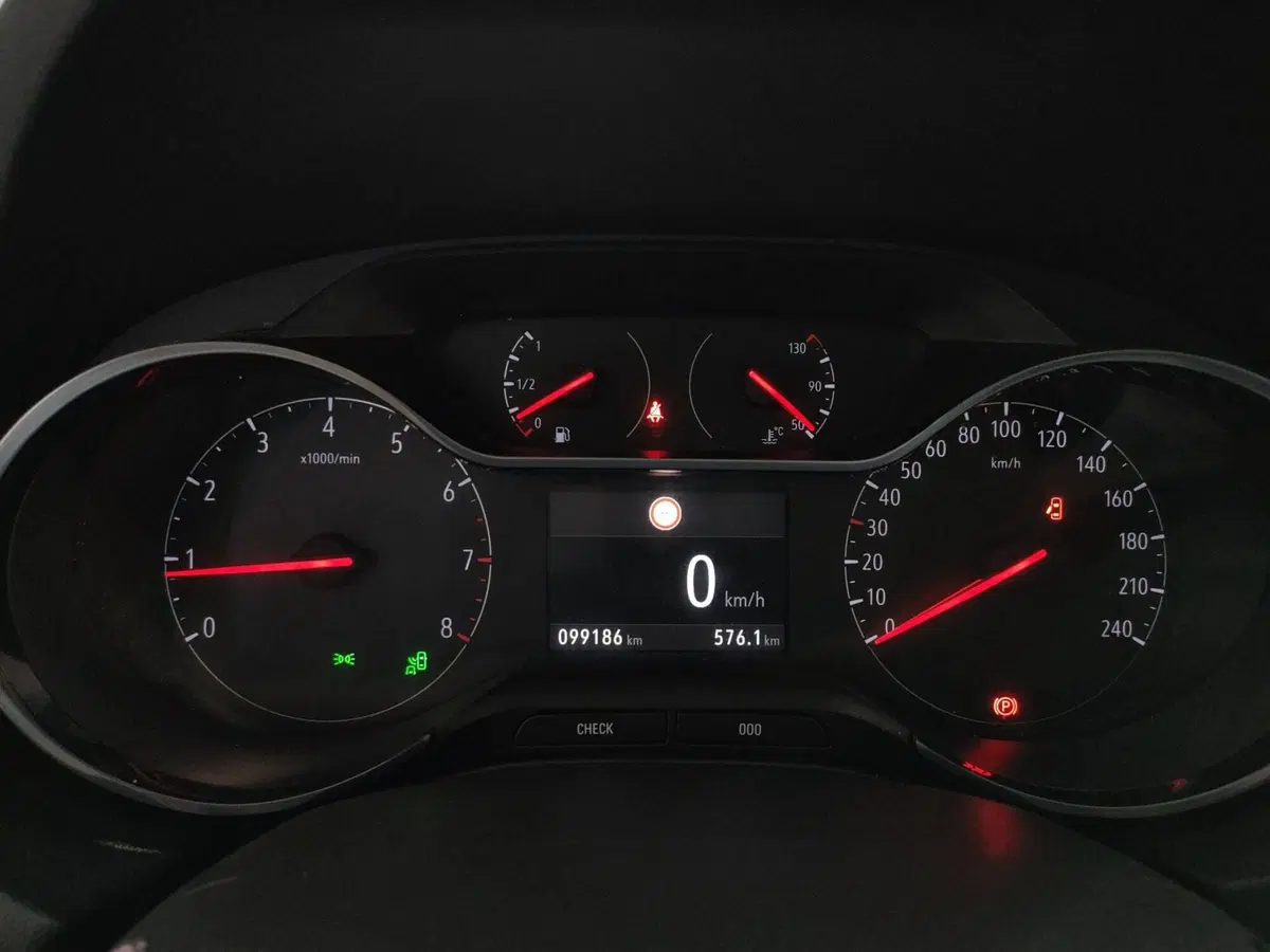 Opel Grandland X usata a L'Aquila (18)