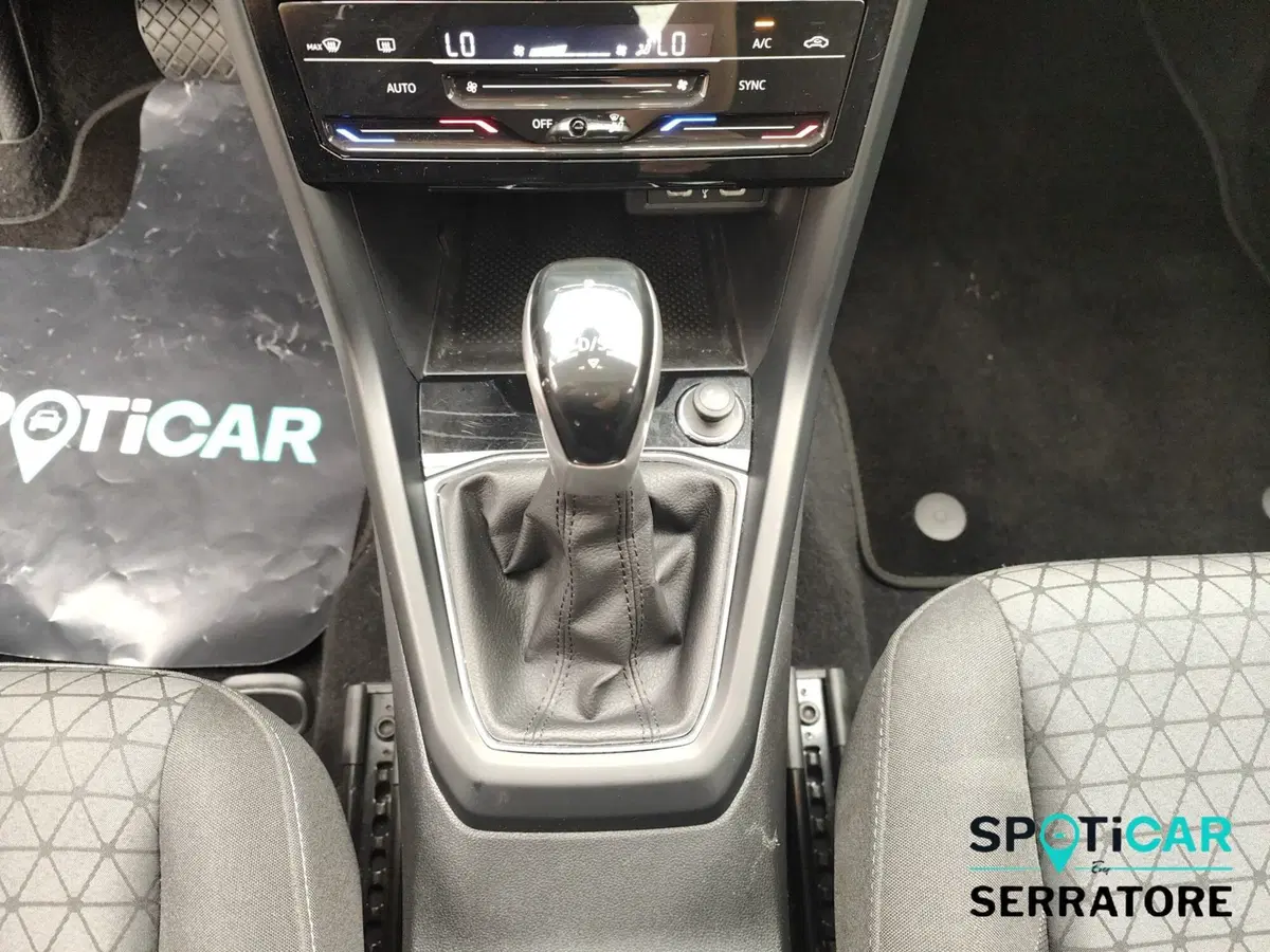 Volkswagen T-Cross usata a Como (18)