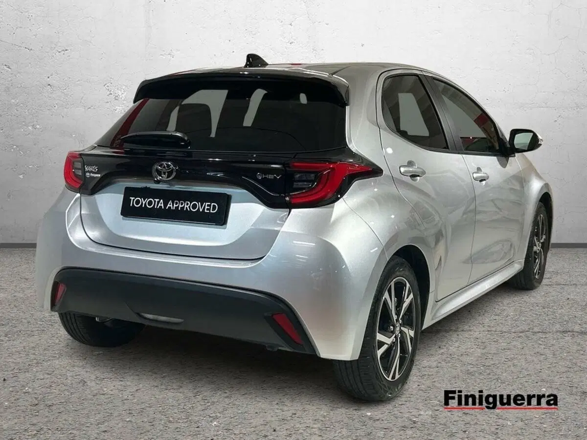 Toyota Yaris usata a Lecco (5)