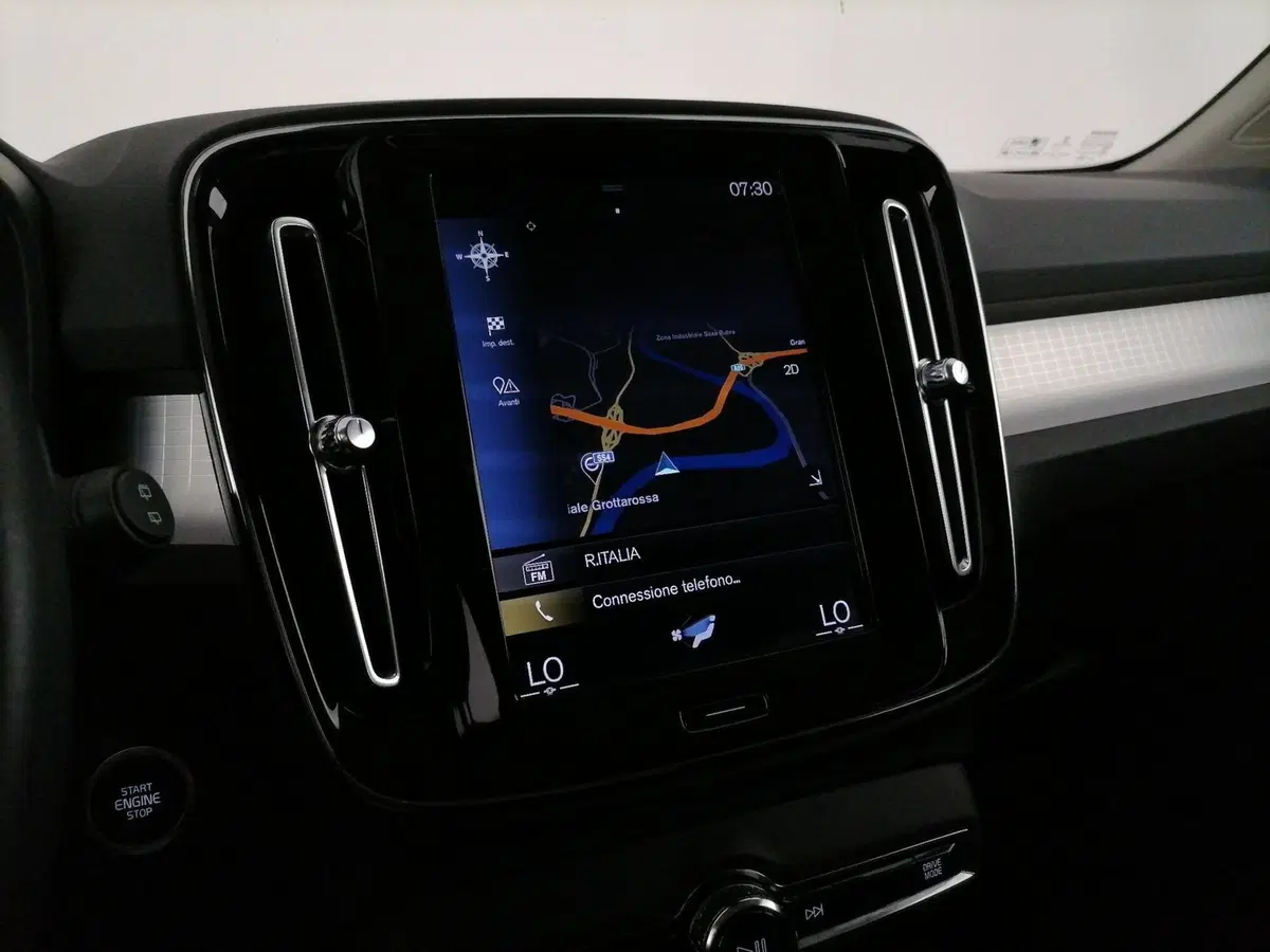 Volvo XC40 usata a Roma (15)