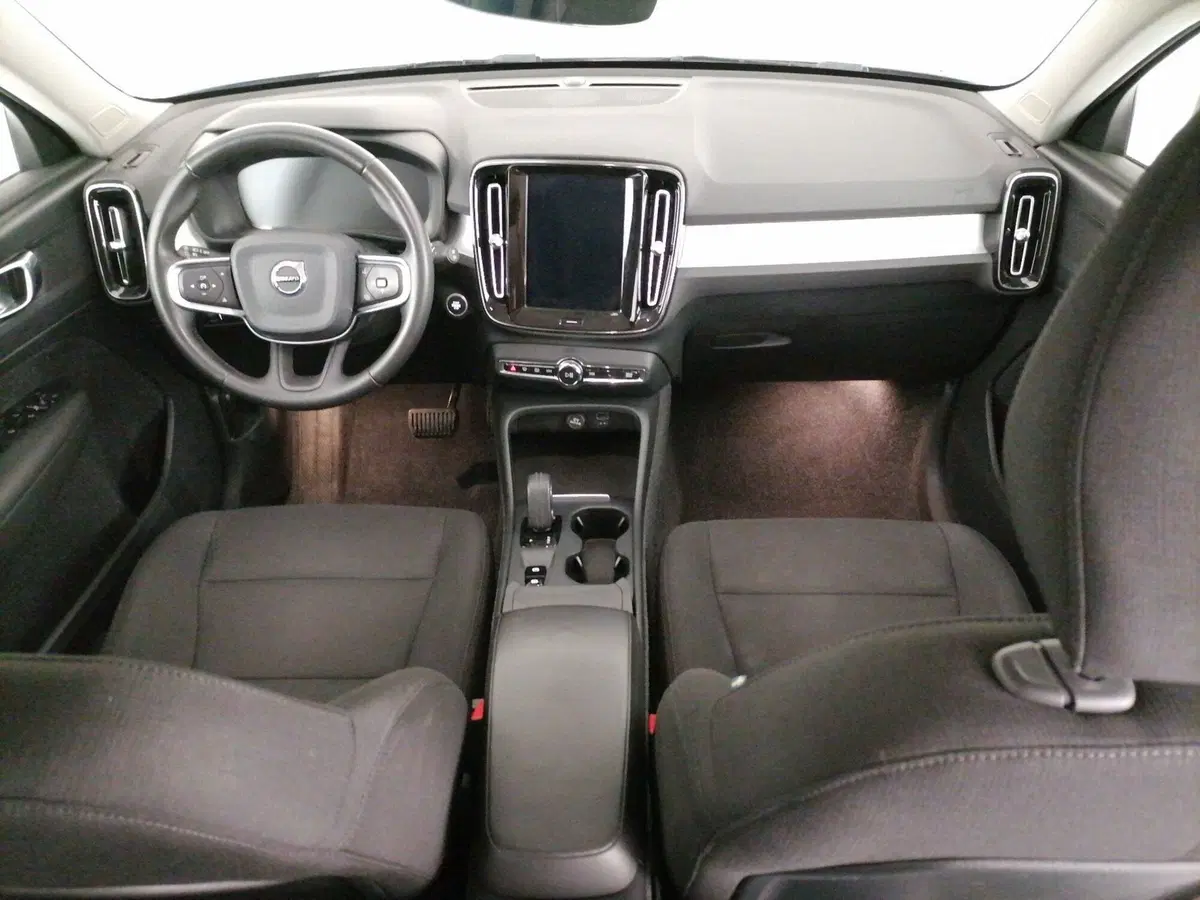 Volvo XC40 usata a Roma (9)