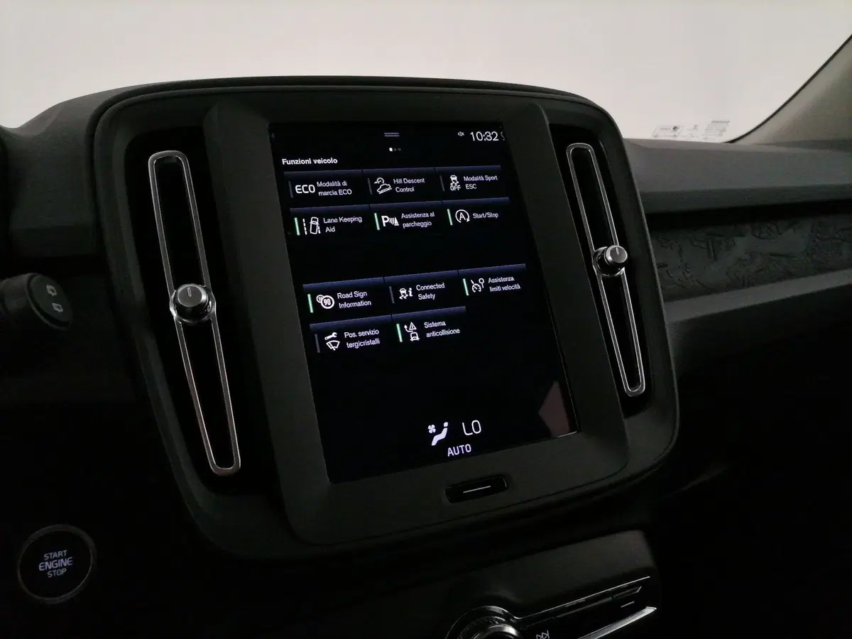 VOLVO Veicoli Commerciali XC40 usata a Roma (17)