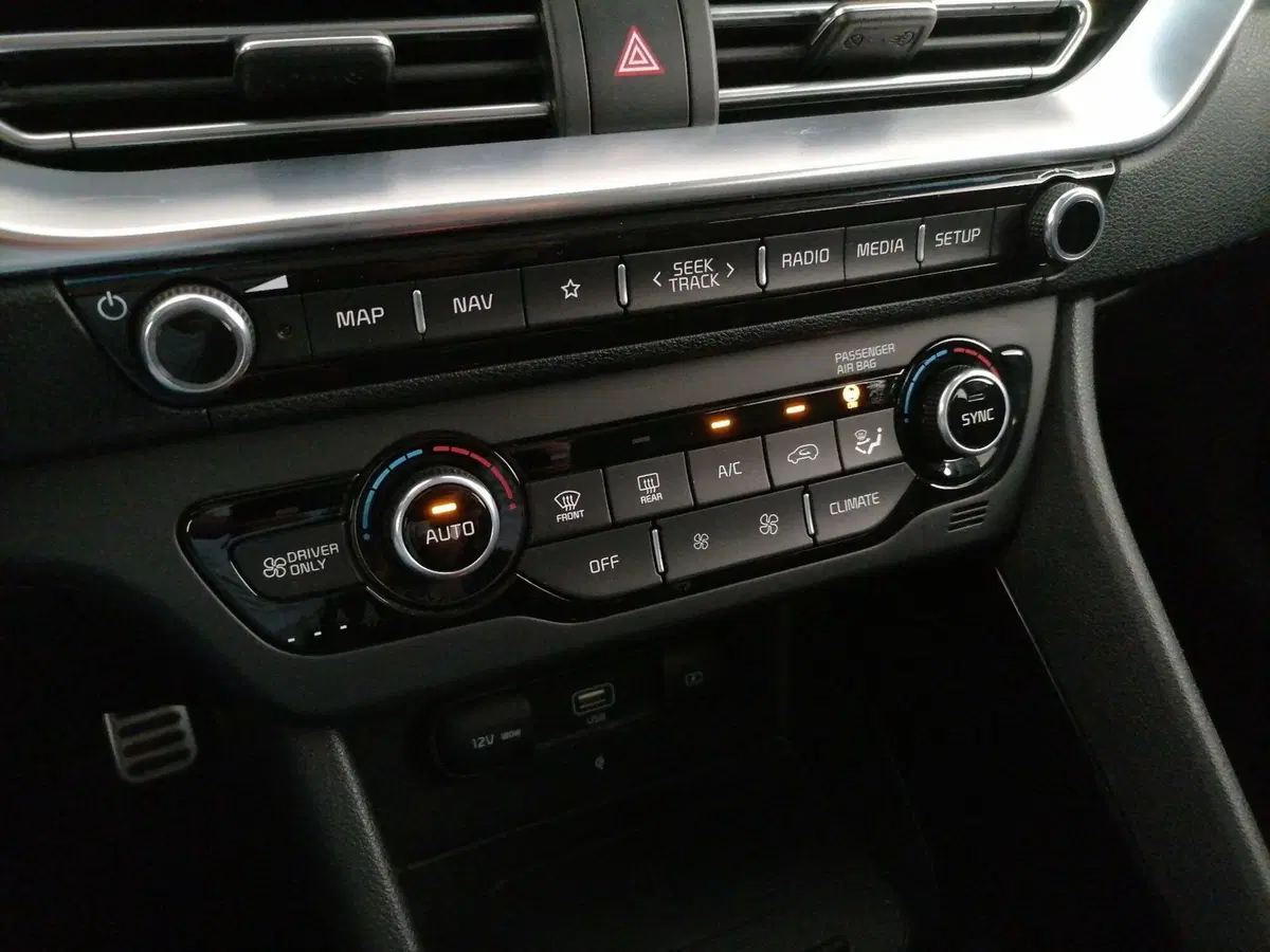 Kia Niro usata a Roma (14)