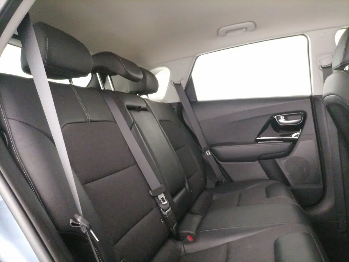 Kia Niro usata a Roma (8)