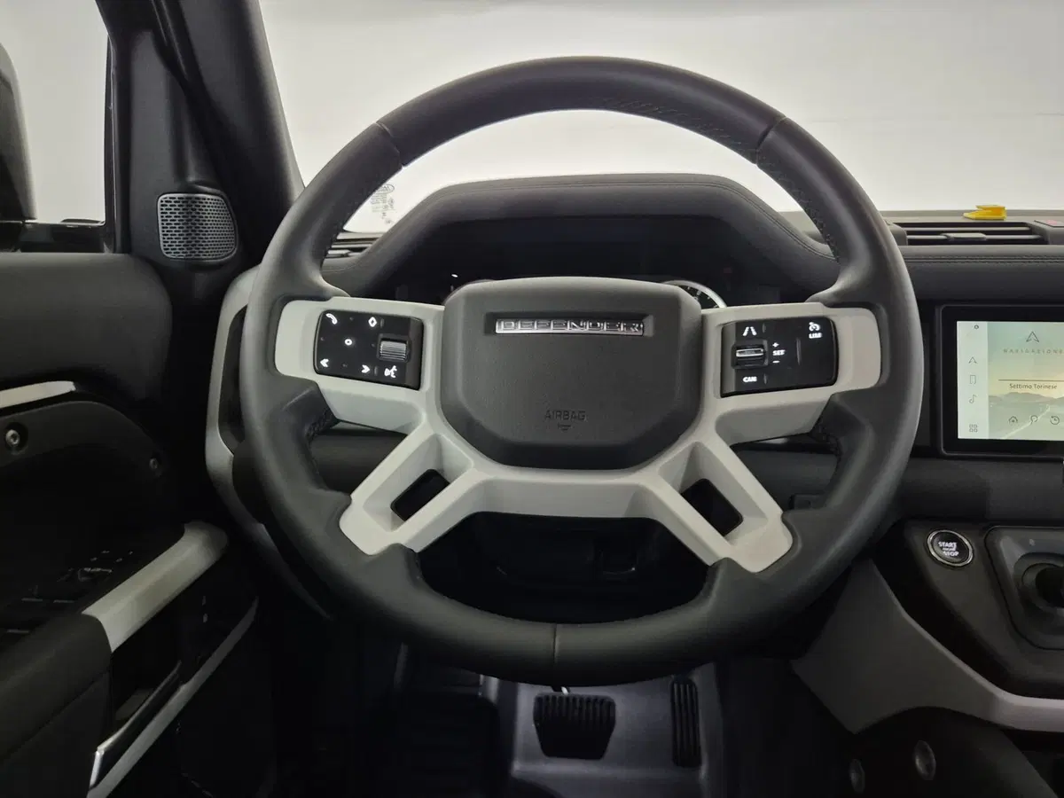 Land Rover Defender usata a Torino (20)