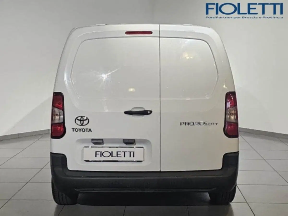 Toyota Proace City usata a Brescia (5)