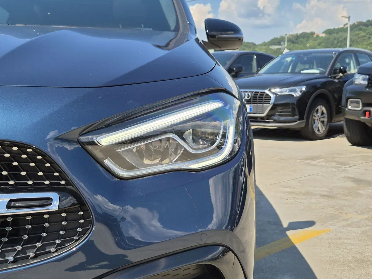 Mercedes-Benz GLA SUV usata  (17)