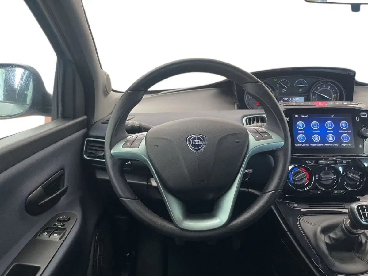 Lancia Ypsilon usata a Torino (11)