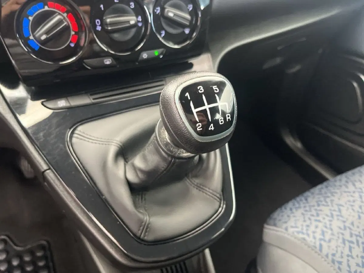 Lancia Ypsilon usata a Torino (12)