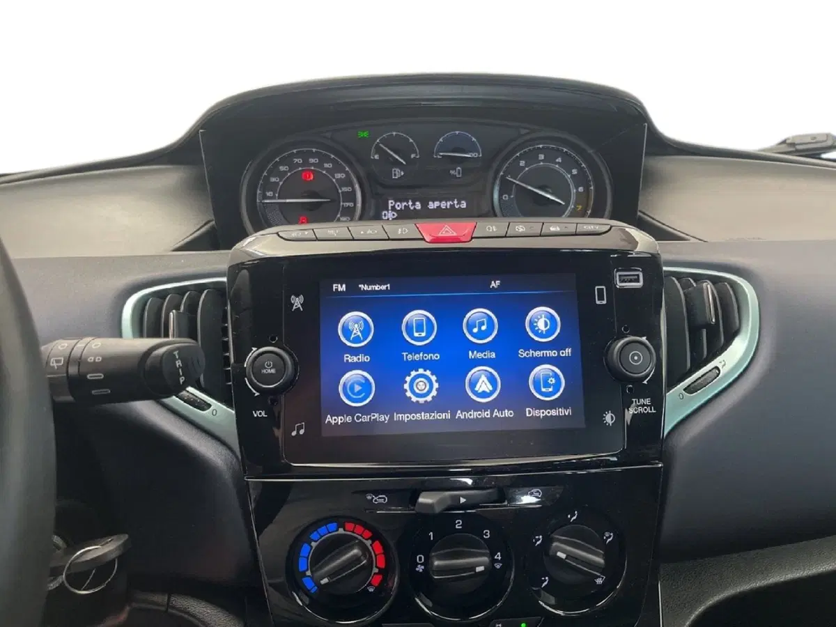 Lancia Ypsilon usata a Torino (13)