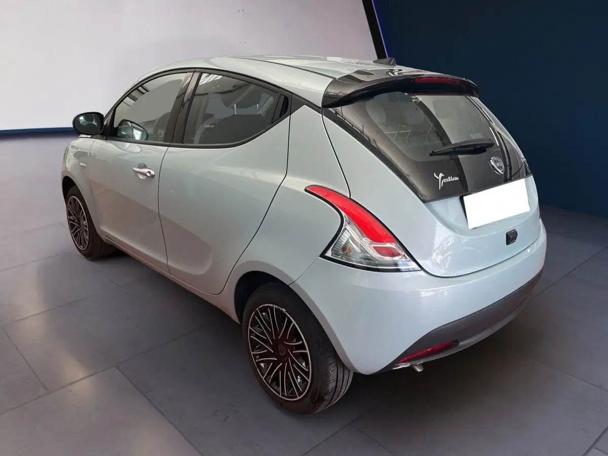 Lancia Ypsilon usata a Torino (3)