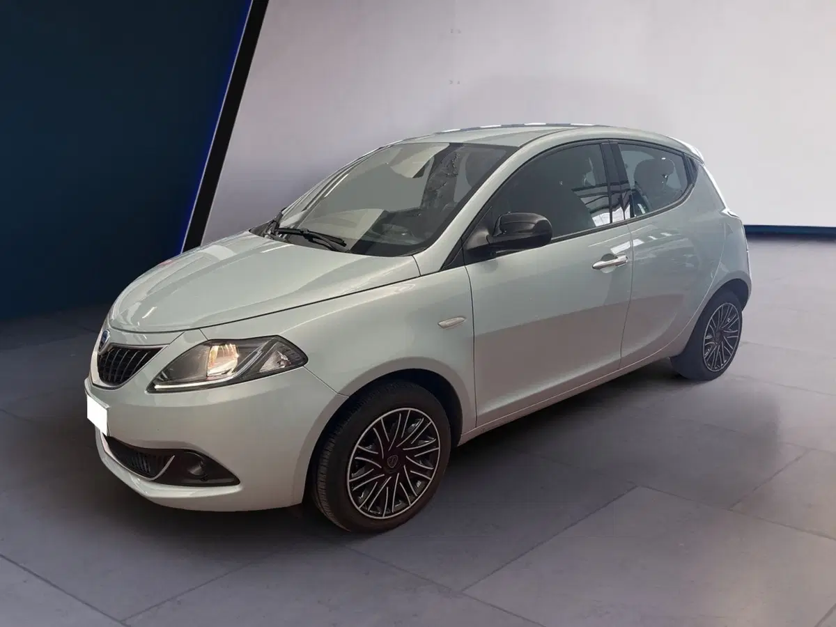 Lancia Ypsilon usata a Torino (4)