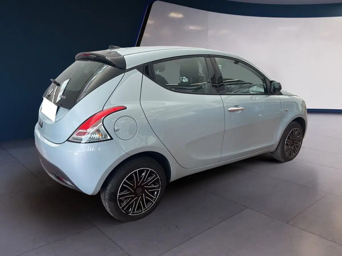 Lancia Ypsilon usata a Torino (6)