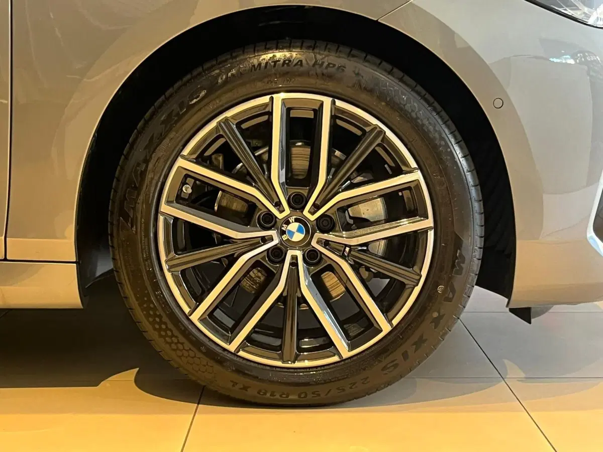 BMW Serie 2 Active Tourer nuova a Genova (11)