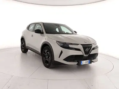 Alfa Romeo Junior 1.2 ibrida 145cv edct6 del 2025 usata a Caserta
