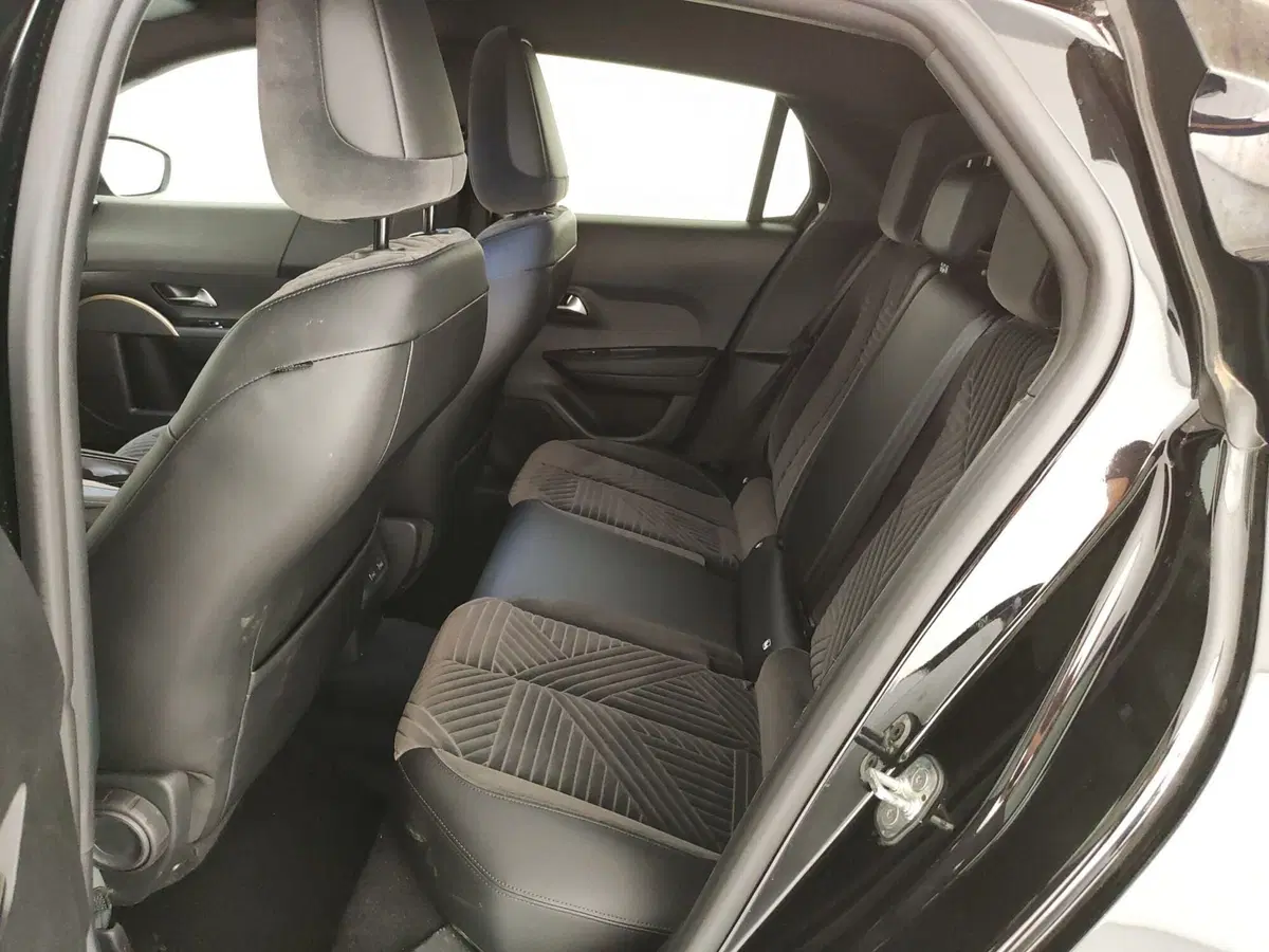 Lancia Ypsilon usata a Caserta (17)