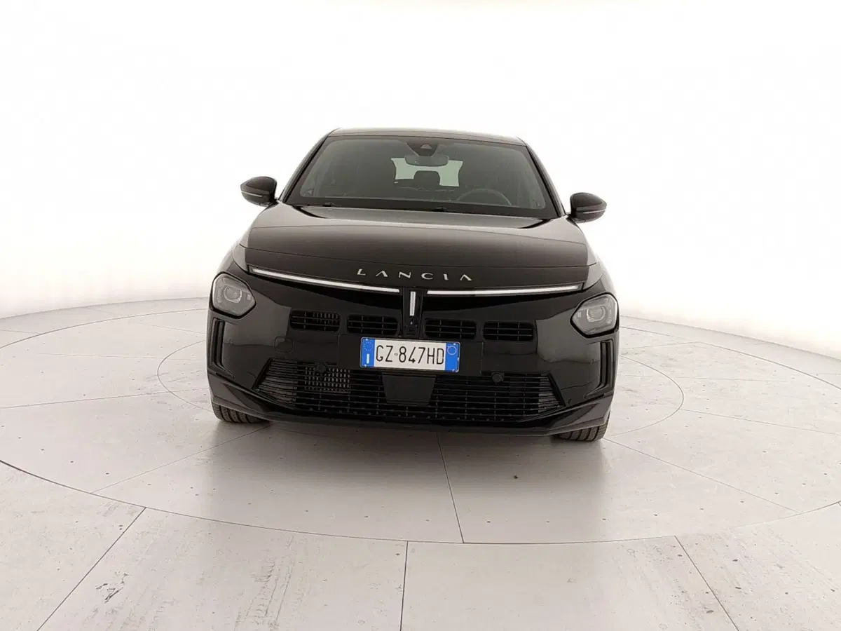 Lancia Ypsilon usata a Caserta (2)