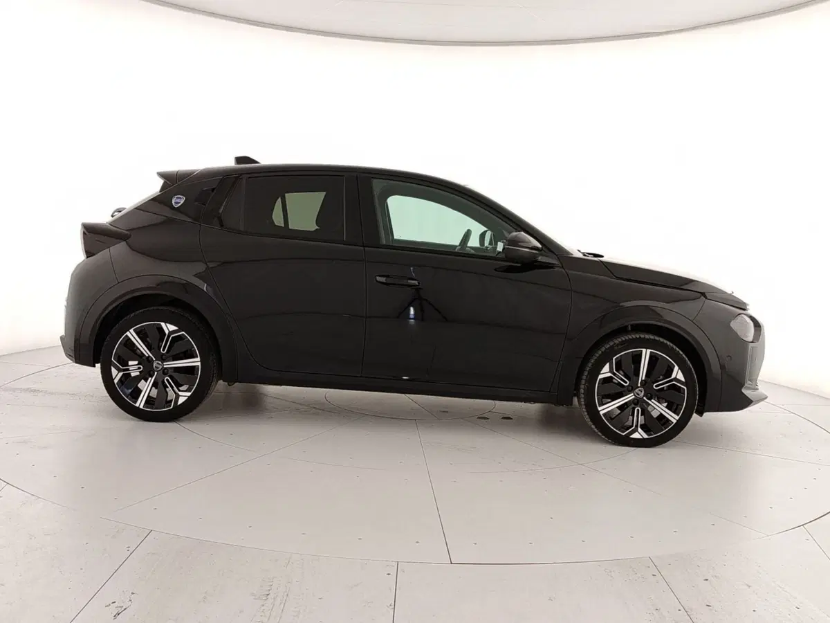 Lancia Ypsilon usata a Caserta (7)