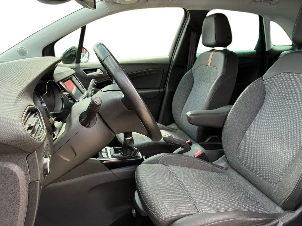 Opel Crossland usata a Prato (8)
