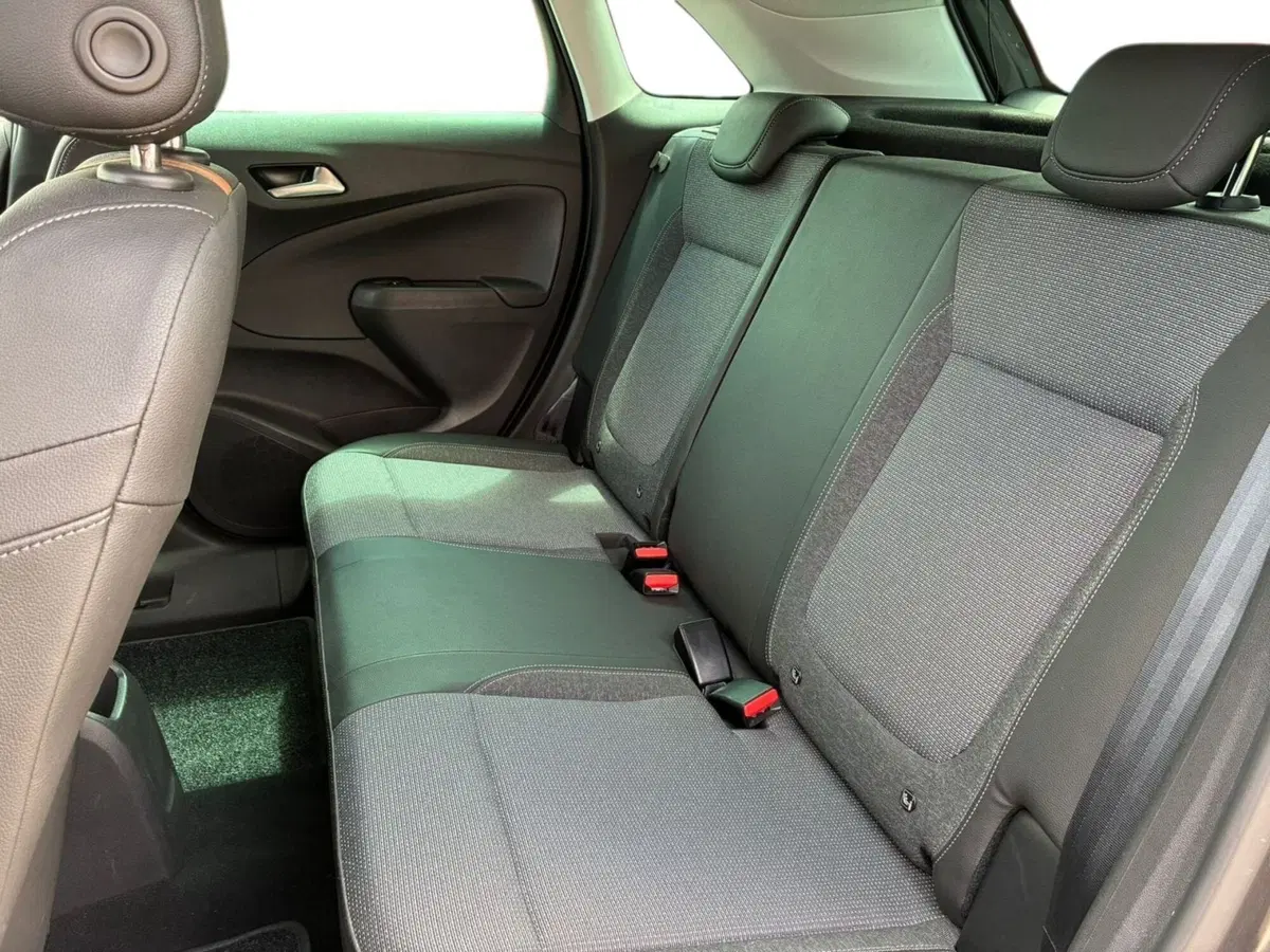 Opel Crossland usata a Prato (9)