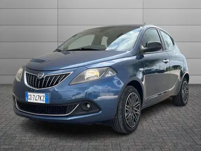 Lancia Ypsilon 1.0 FireFly 5 porte S&amp;S Hybrid Ecochic Gold del 2021 usata a Ragusa