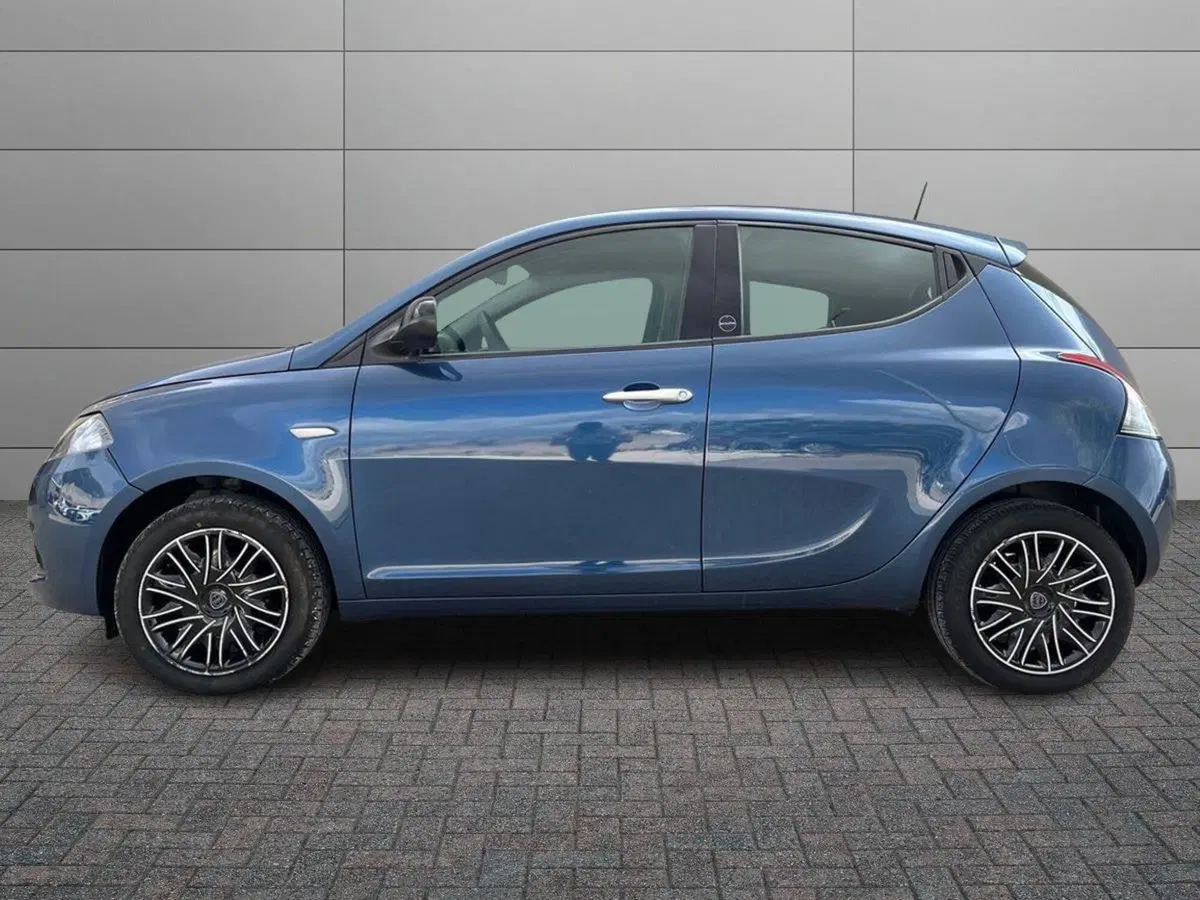 Lancia Ypsilon usata a Ragusa (2)