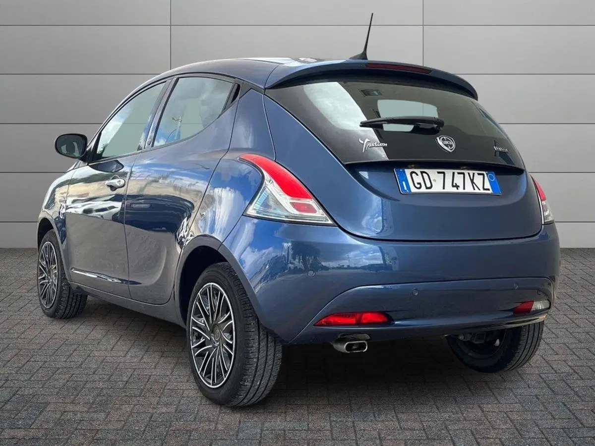 Lancia Ypsilon usata a Ragusa (4)