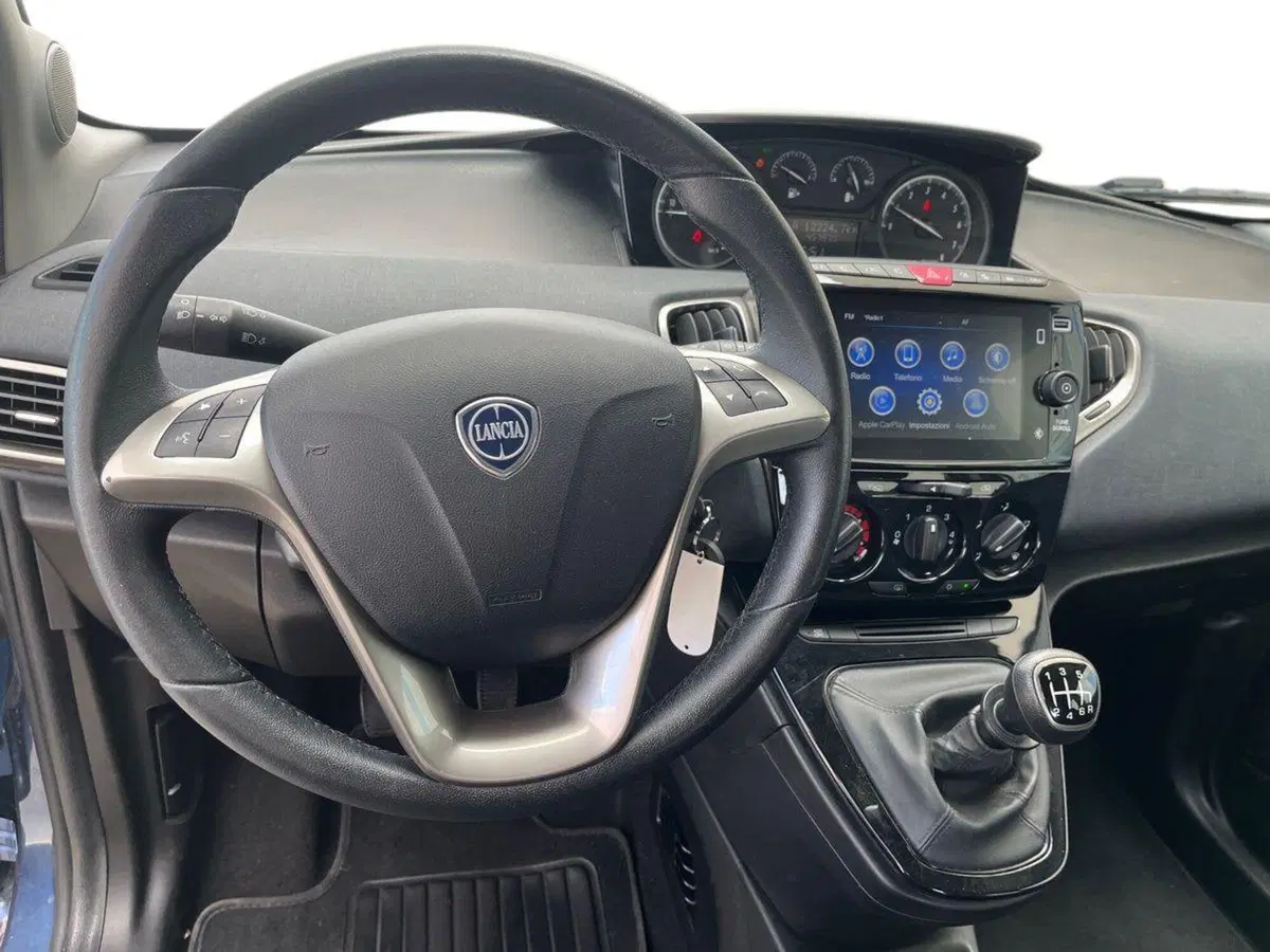 Lancia Ypsilon usata a Ragusa (7)