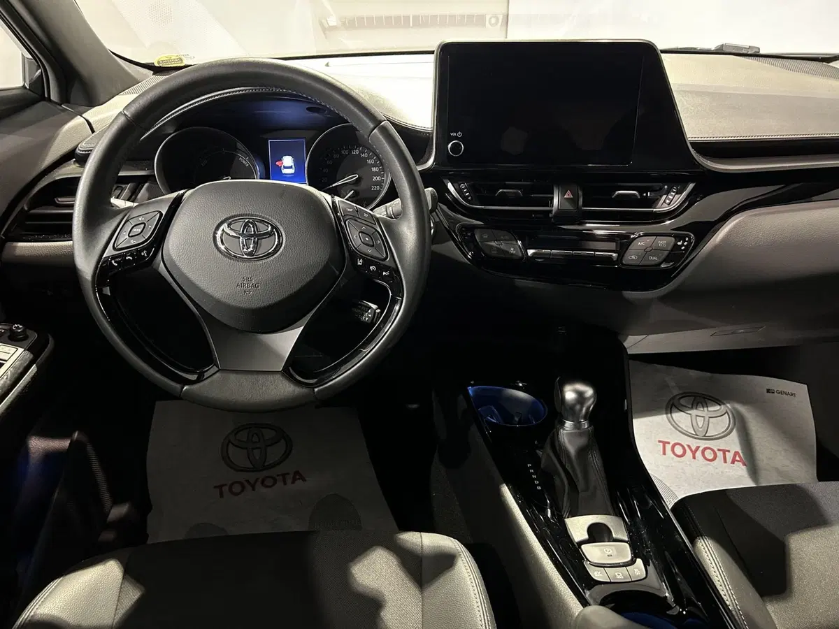 Toyota Toyota C-HR usata a Milano (10)