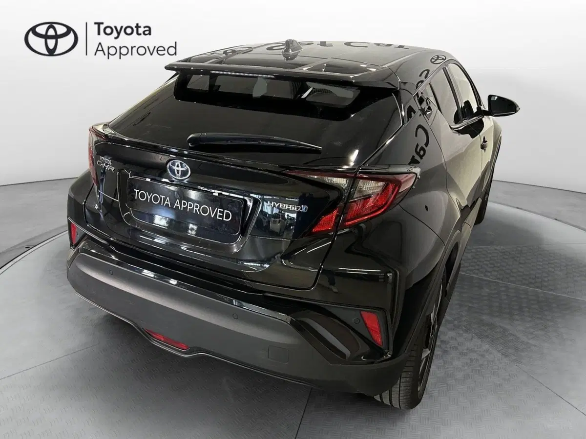 Toyota Toyota C-HR usata a Milano (5)