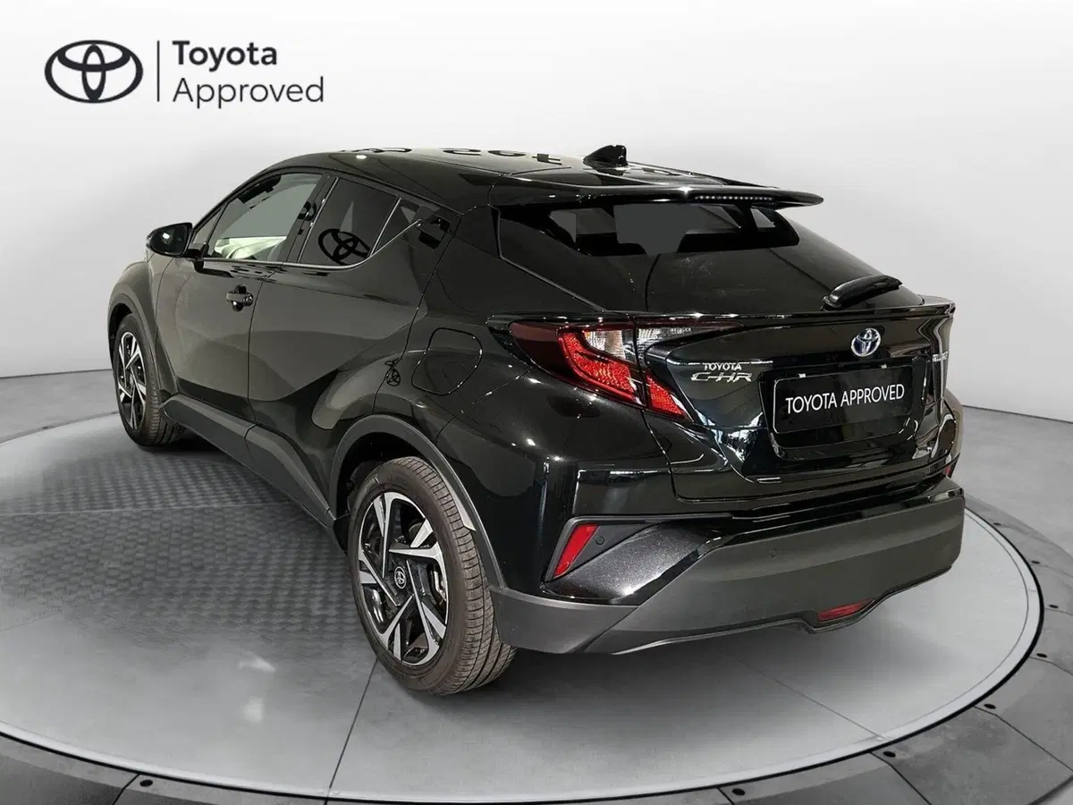 Toyota Toyota C-HR usata a Milano (6)