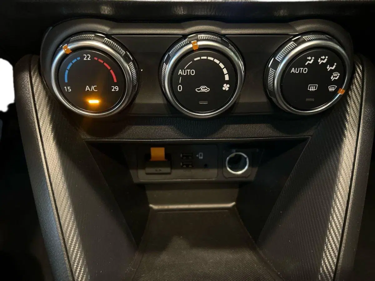 Mazda Mazda2 usata a Milano (15)