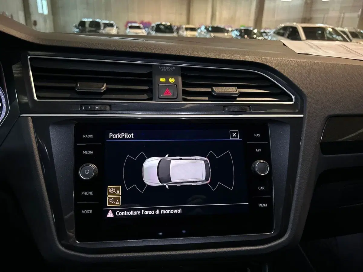 Volkswagen Tiguan usata a Milano (15)