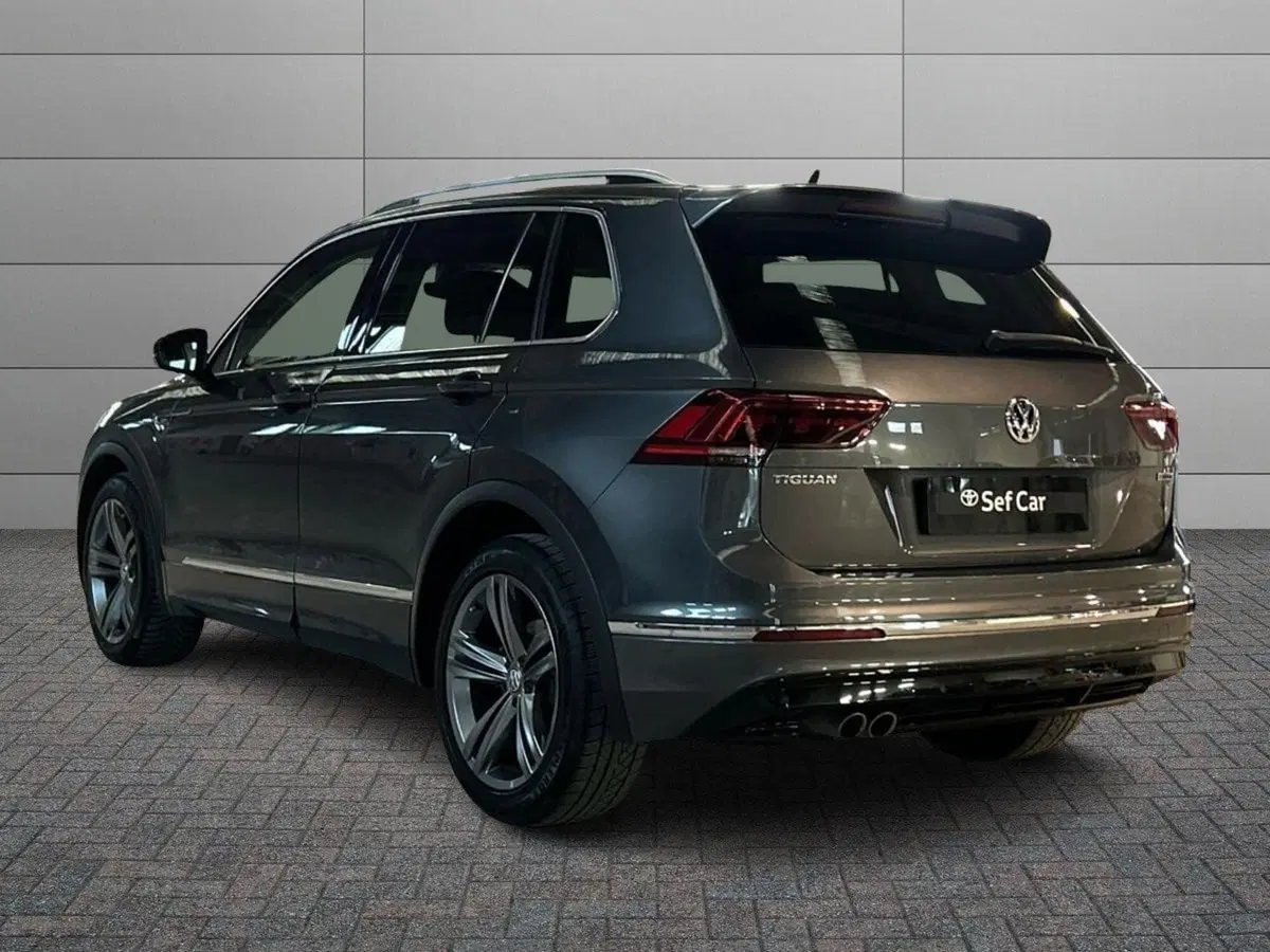 Volkswagen Tiguan usata a Milano (5)