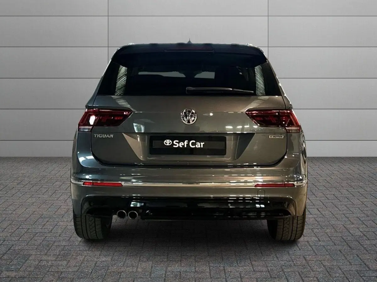Volkswagen Tiguan usata a Milano (8)