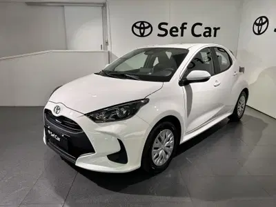 Toyota Yaris 1.5 Hybrid 5 porte Trend nuova a Milano