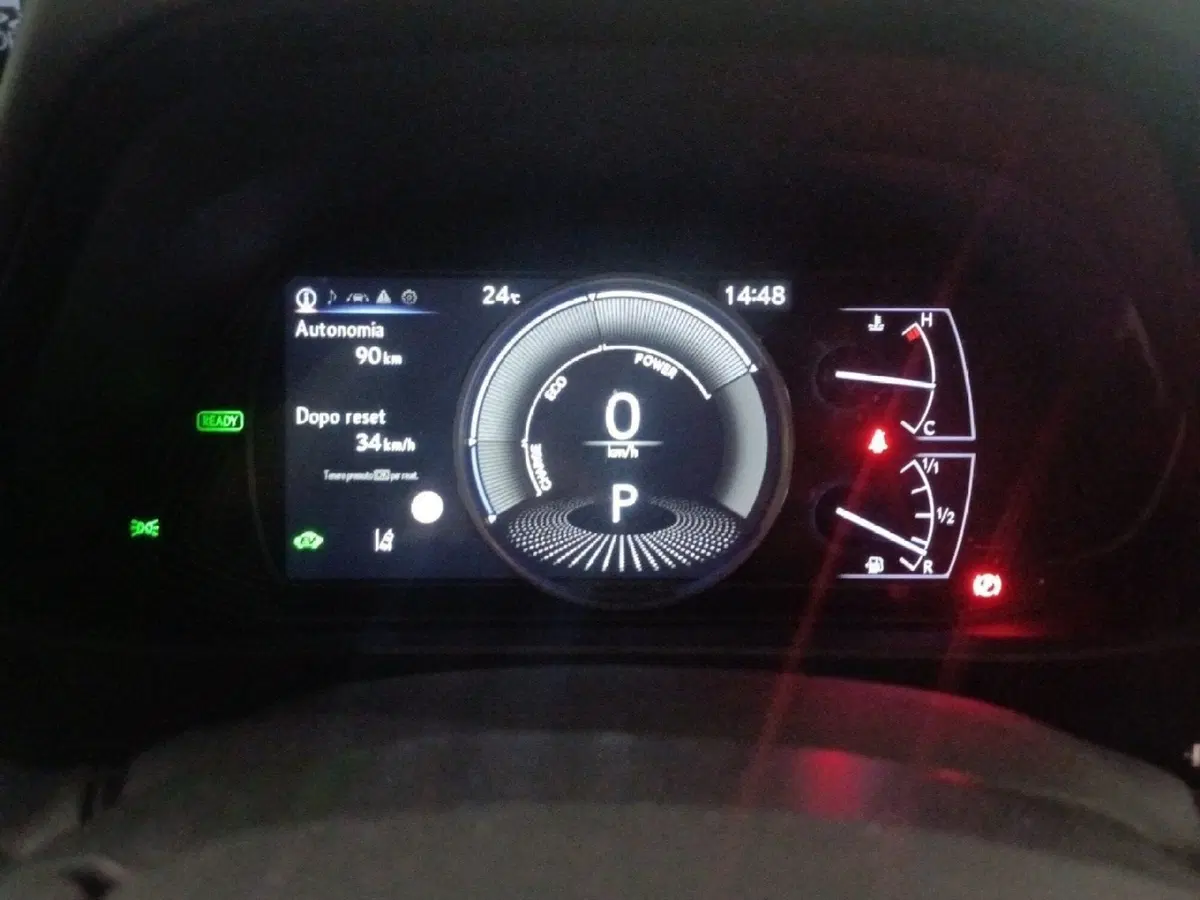Lexus UX usata a Milano (12)