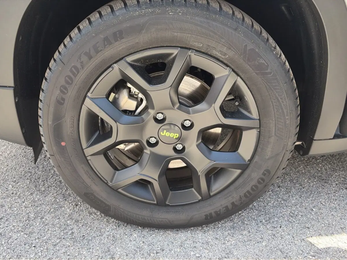 Jeep Avenger nuova a Campobasso (15)