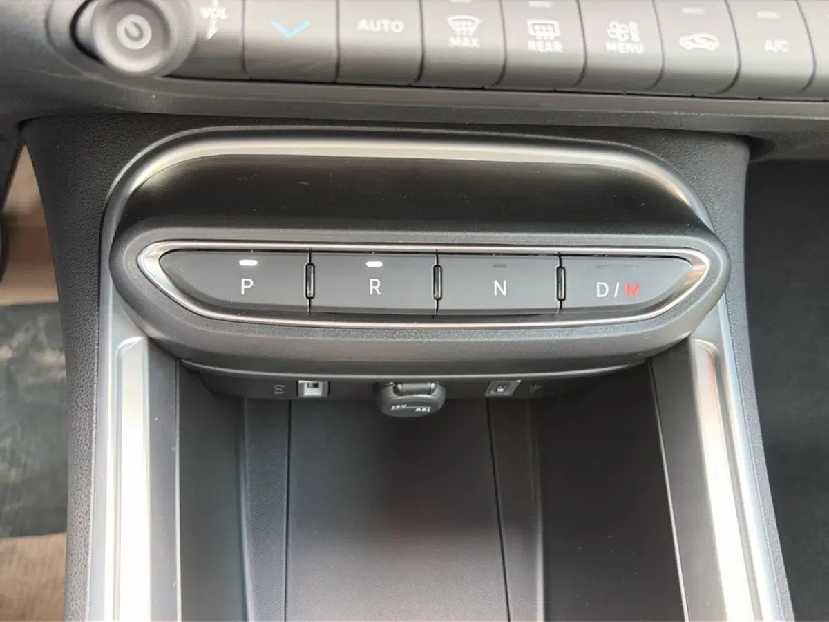Jeep Avenger nuova a Campobasso (20)