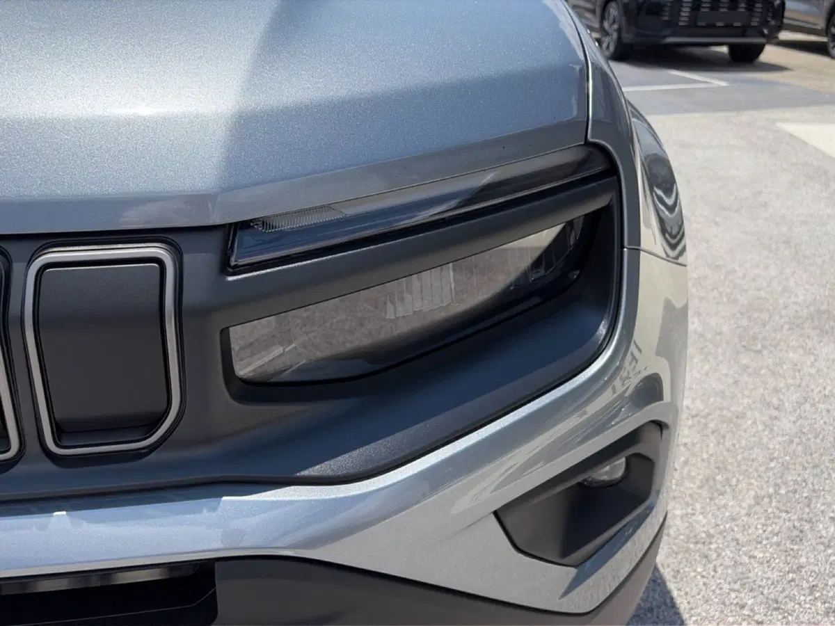 Jeep Avenger nuova a Campobasso (9)