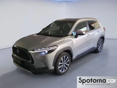 Toyota Corolla Cross Hybrid 2.0h Lounge 2wd 197cv e-cvt del 2023 usata a Milano